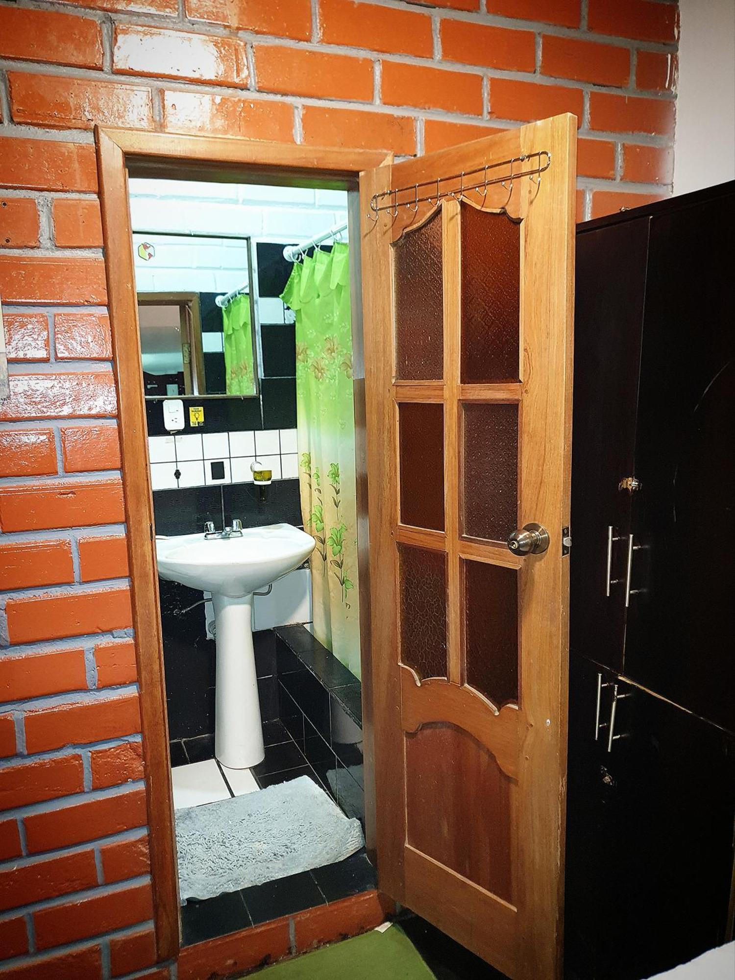 Hostal Inti Raymi Backpackers Баньйос Екстер'єр фото